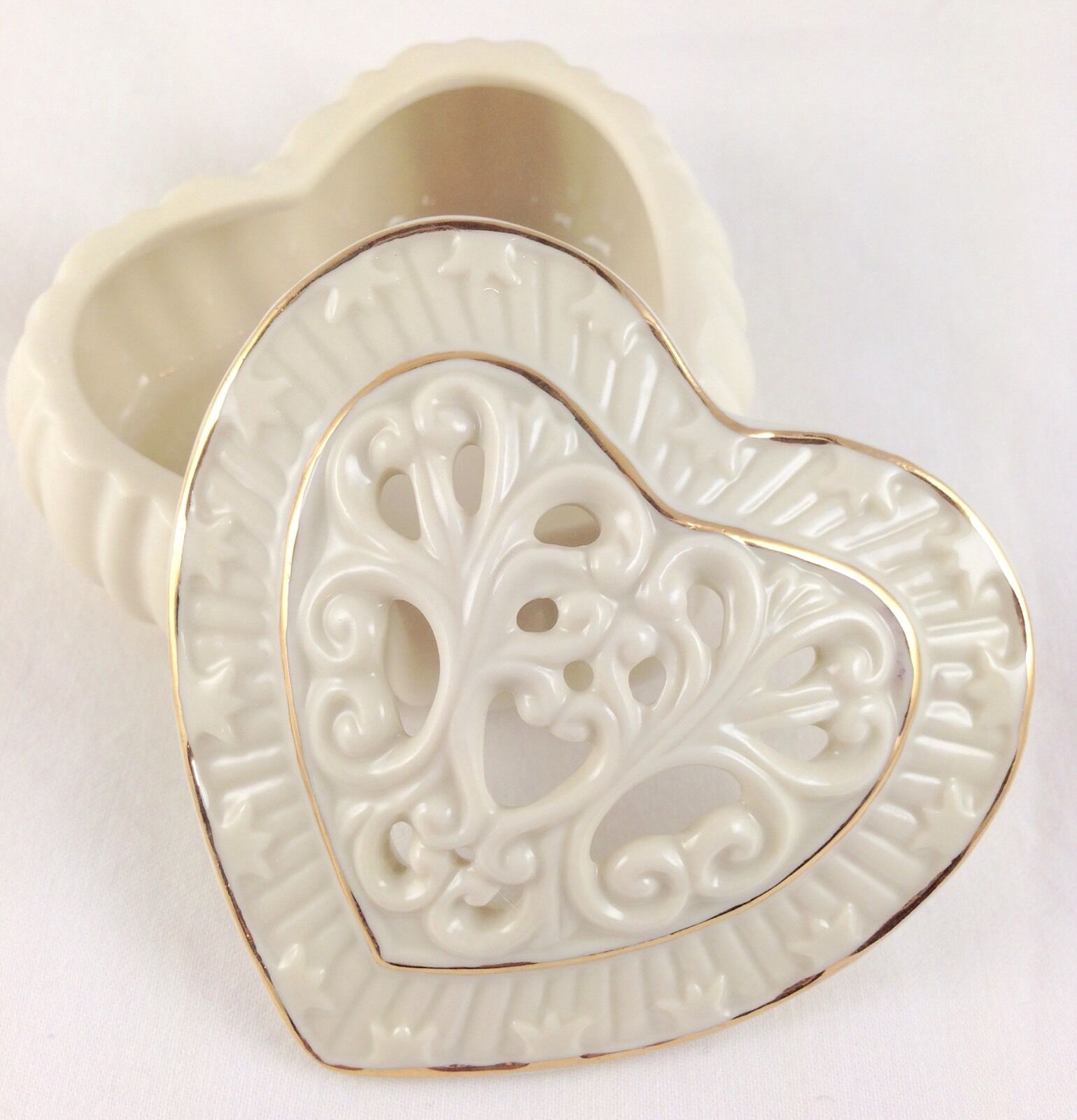 Lenox China Filigree Heart Box Wedding Favors - Sold As a LOT of 30 - New In Box