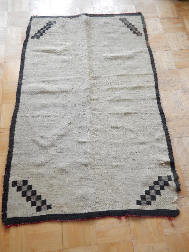 ANTIQUE CLEAR FIELD 1920s NAVAJO INDIAN DOUBLE SADDLE BLANKET / RUG
