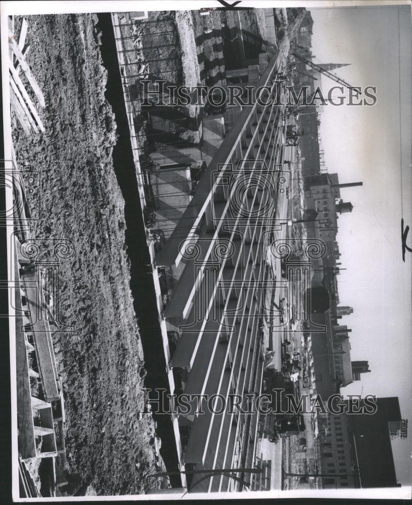 LARGE 1963 Press Photo Chrysler Freeway bridge - SSA36887