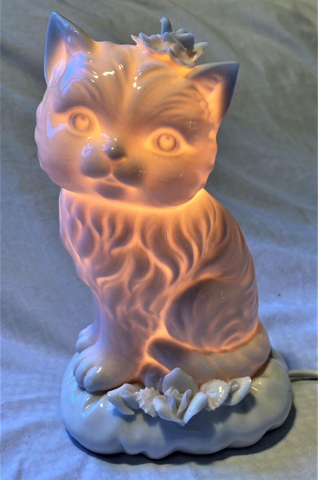 Vintage Norcrest Kitty Cat Figurine Lamp white porcelain collectible kitsch