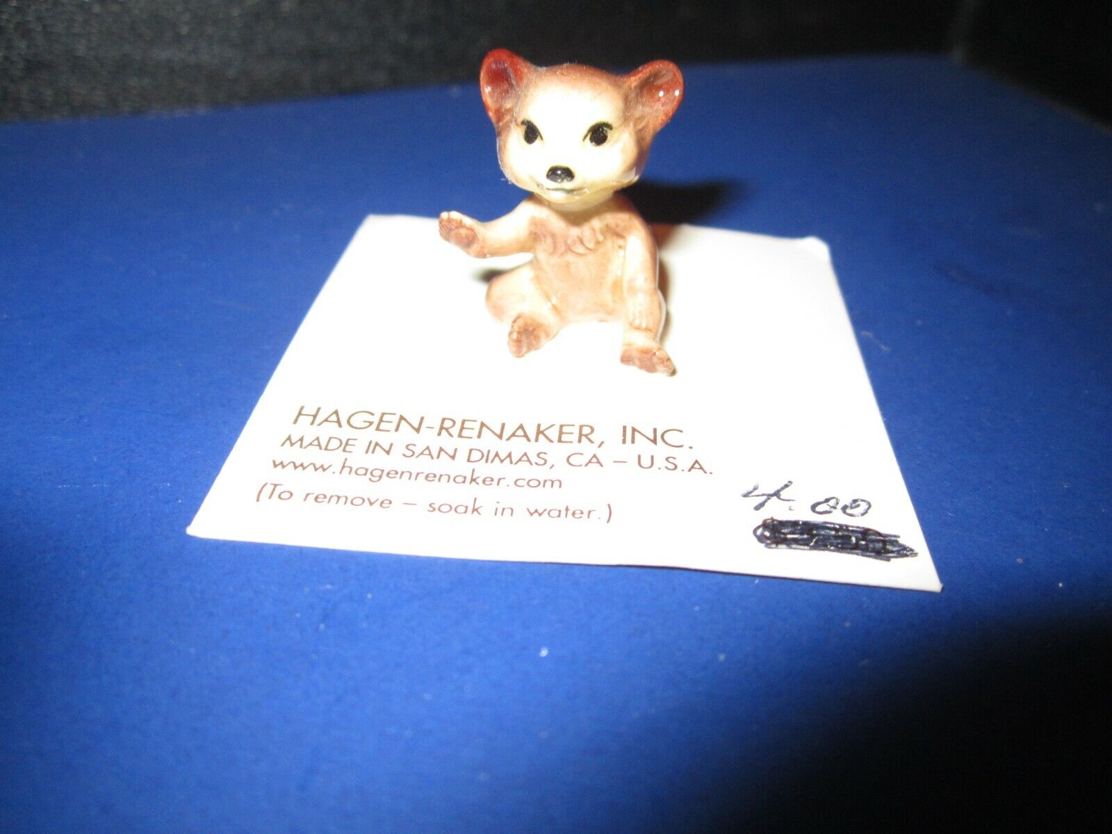 Hagen Renaker  Bear CUB SITTING 401  Ceramic Miniature Figurine NEW ON  CARD