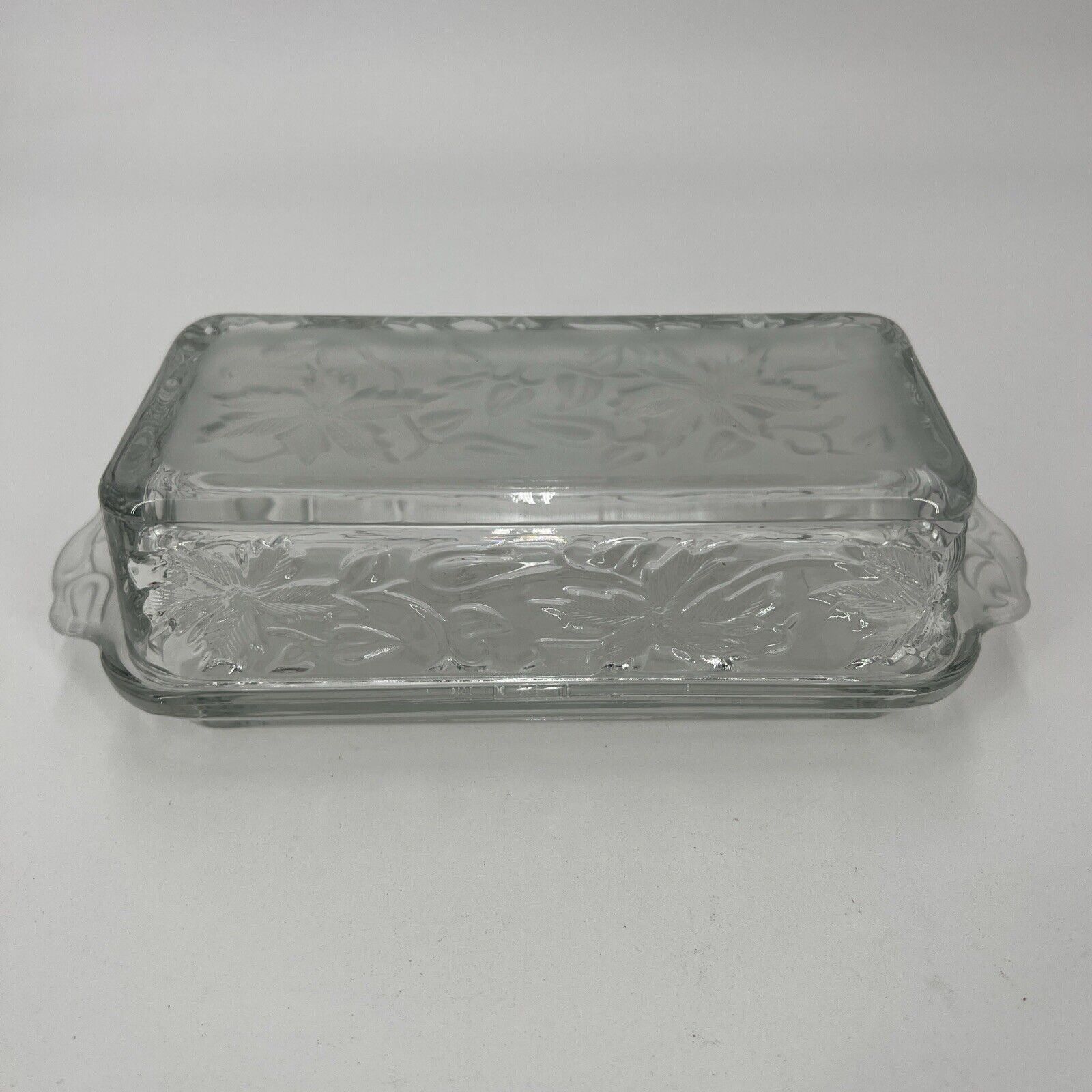 PV09174 Vintage Princess House Frosted FANTASIA / POINSETTIA Covered Butter Dish