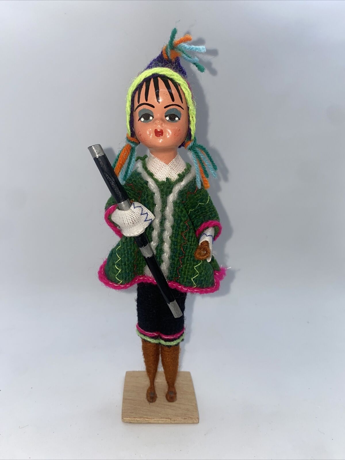 Peruvian Thread Dolls Folk Art Handmade Colorful Traditional Dress 
