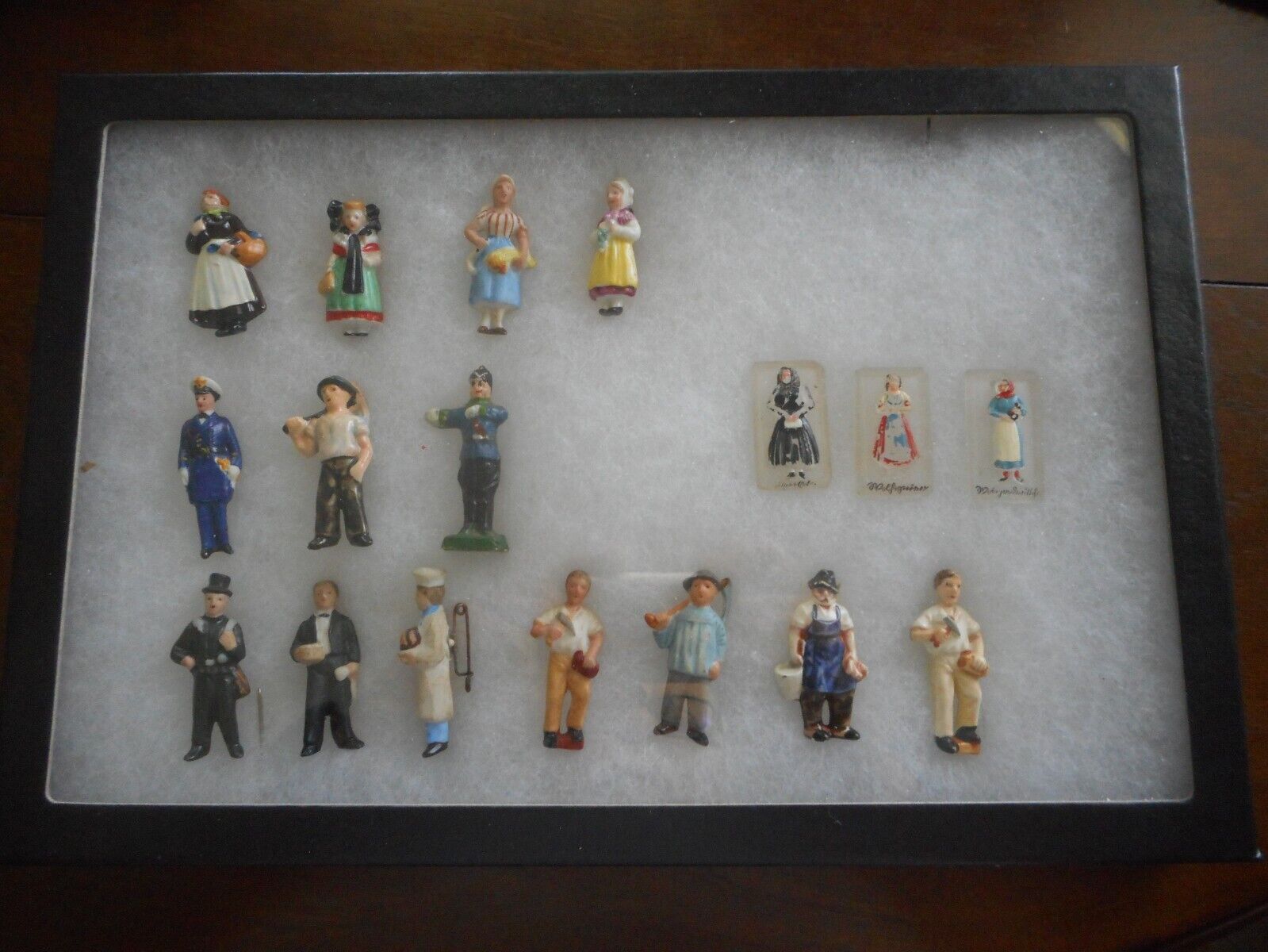 17 German Figurines WHW ww2 1940's Charity Brooches Pin Badges. Winterhilfswerk