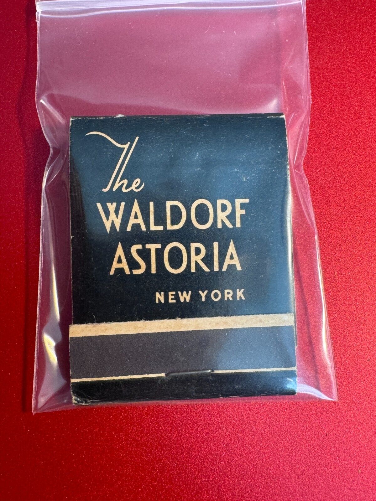 MATCHBOOK - THE WALDORF ASTORIA - NEW YORK, NY - UNSTRUCK - VERY NICE
