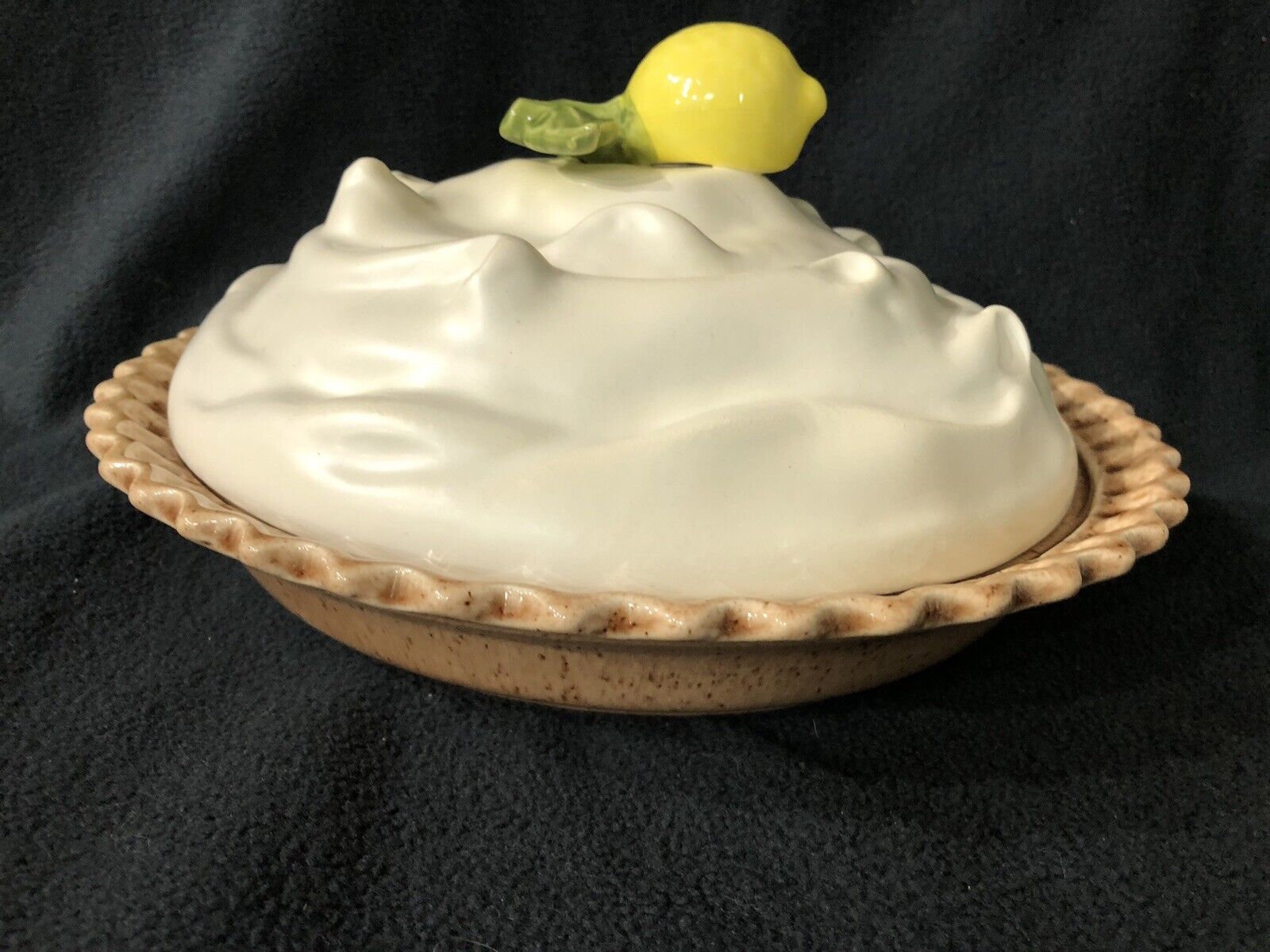 Vintage Lemon Meringue Pie Keeper Covered Pie Dish Dessert Holder