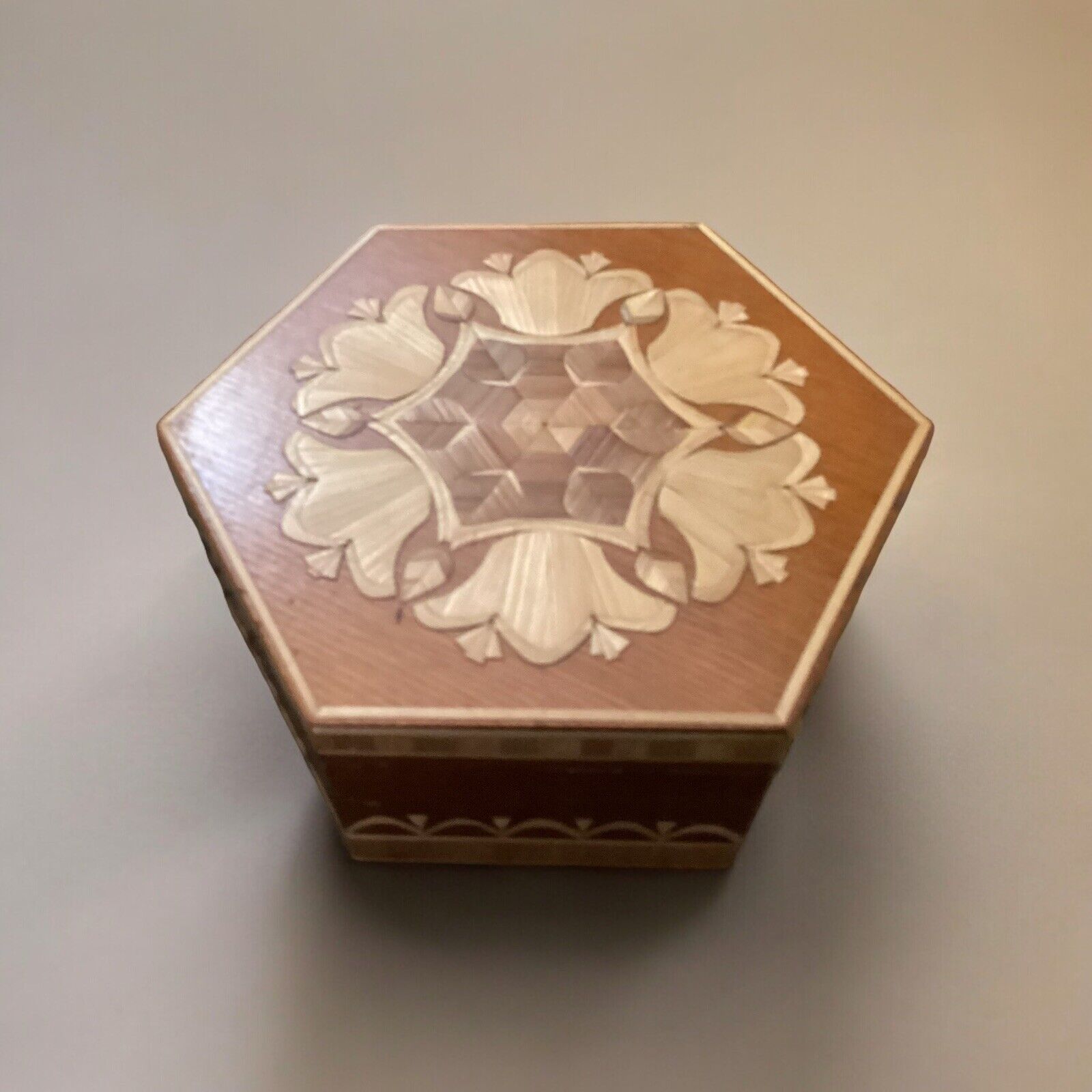 Vintage Hexagon Wood Inlay Trinket Box 6x5