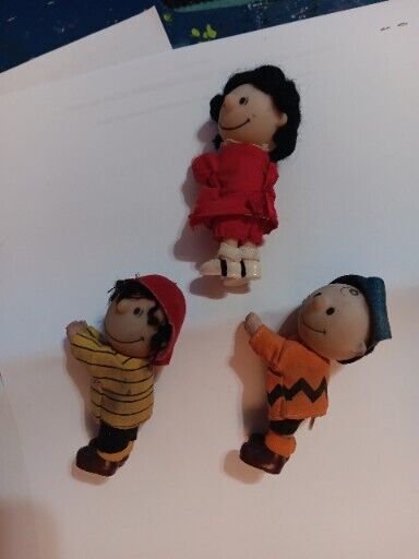 Vintage Peanuts Clamp Grip Clip On Toy Doll Figures Charlie, Lucy,Linus. 1966?