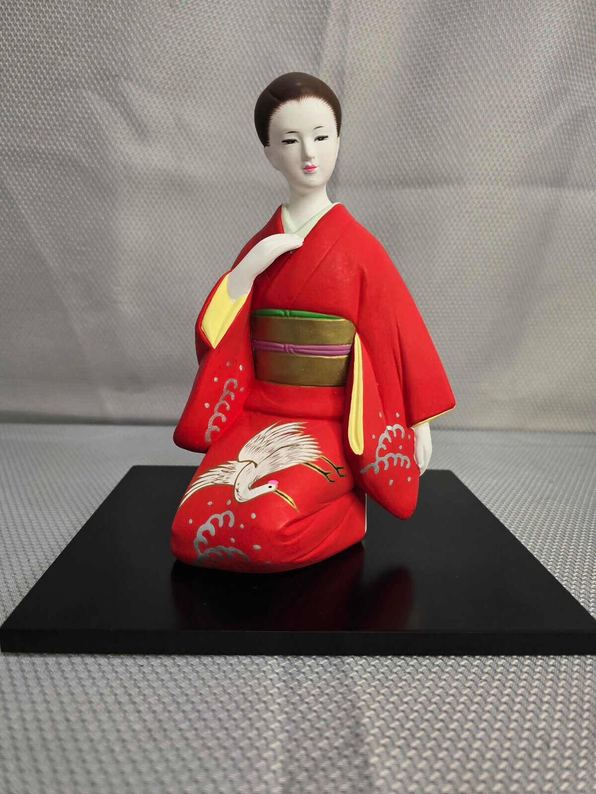 Vintage Japanese Hakata Doll Kneeling Geisha With Red Kimono Wood Base 8\