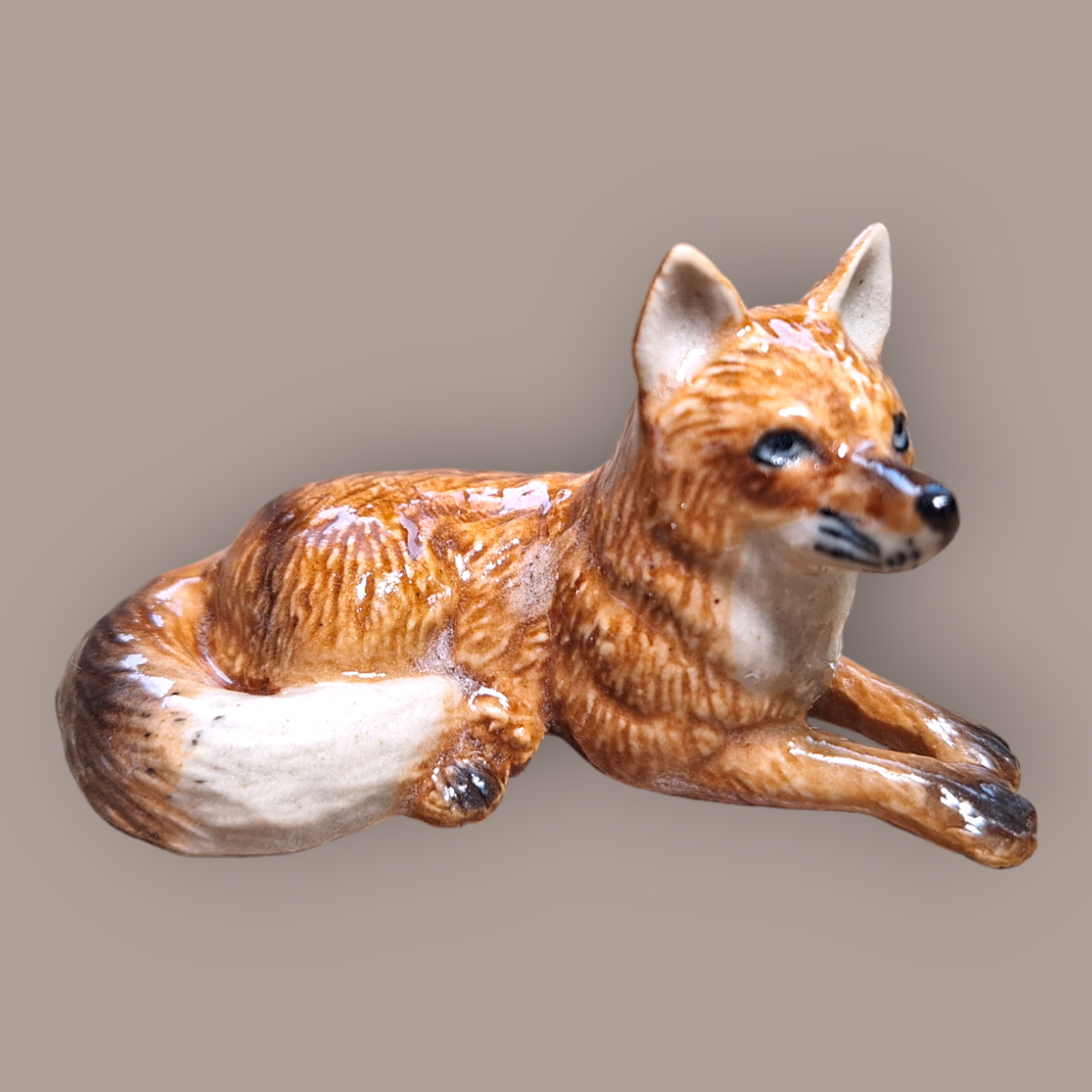 NORTHERN ROSE Red Fox Lying Down Porcelain Miniature Figurine New  R031