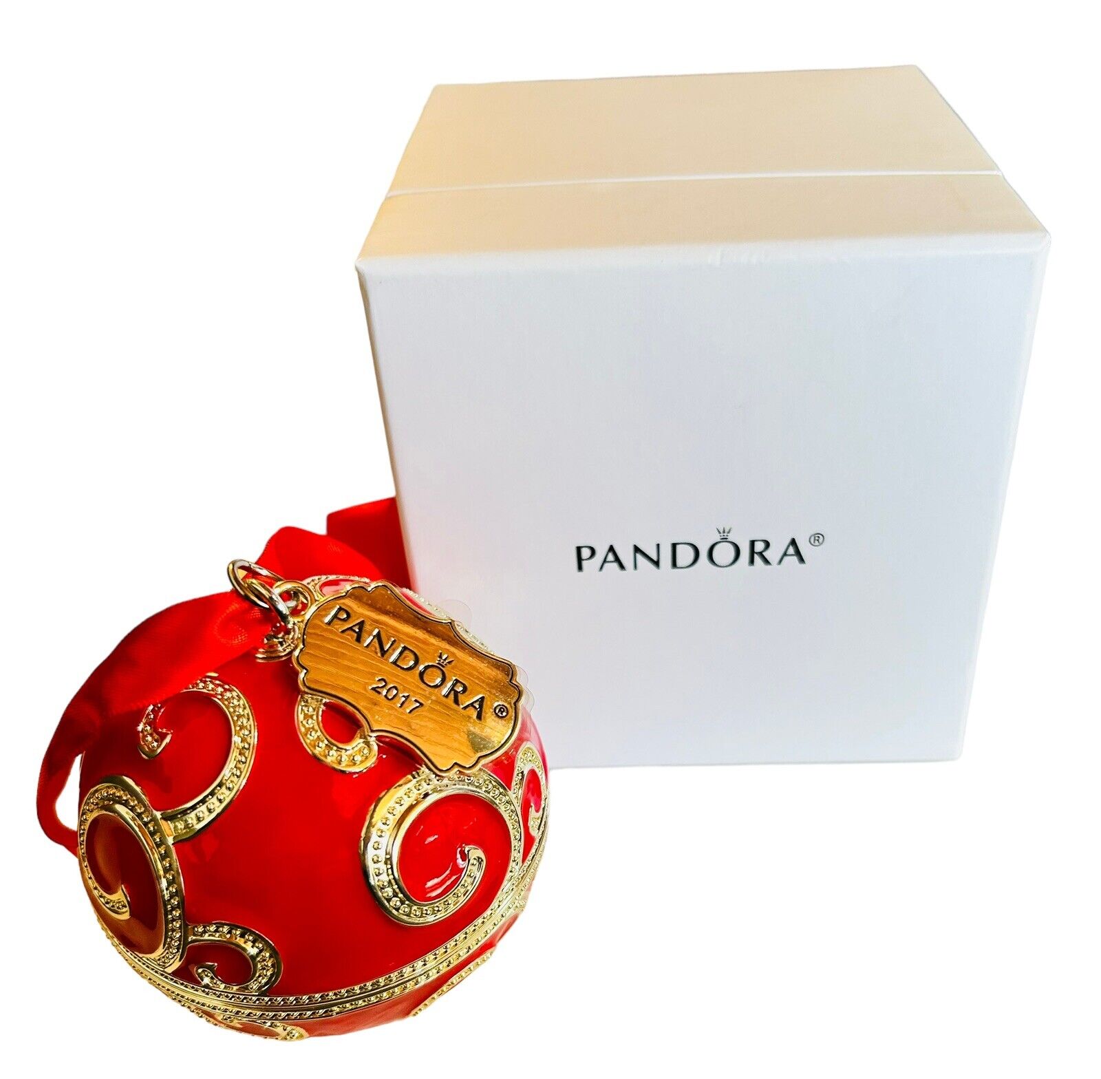 PANDORA Christmas Spectacular RADIO CITY ROCKETTES Red Ornament Ball Gift Box