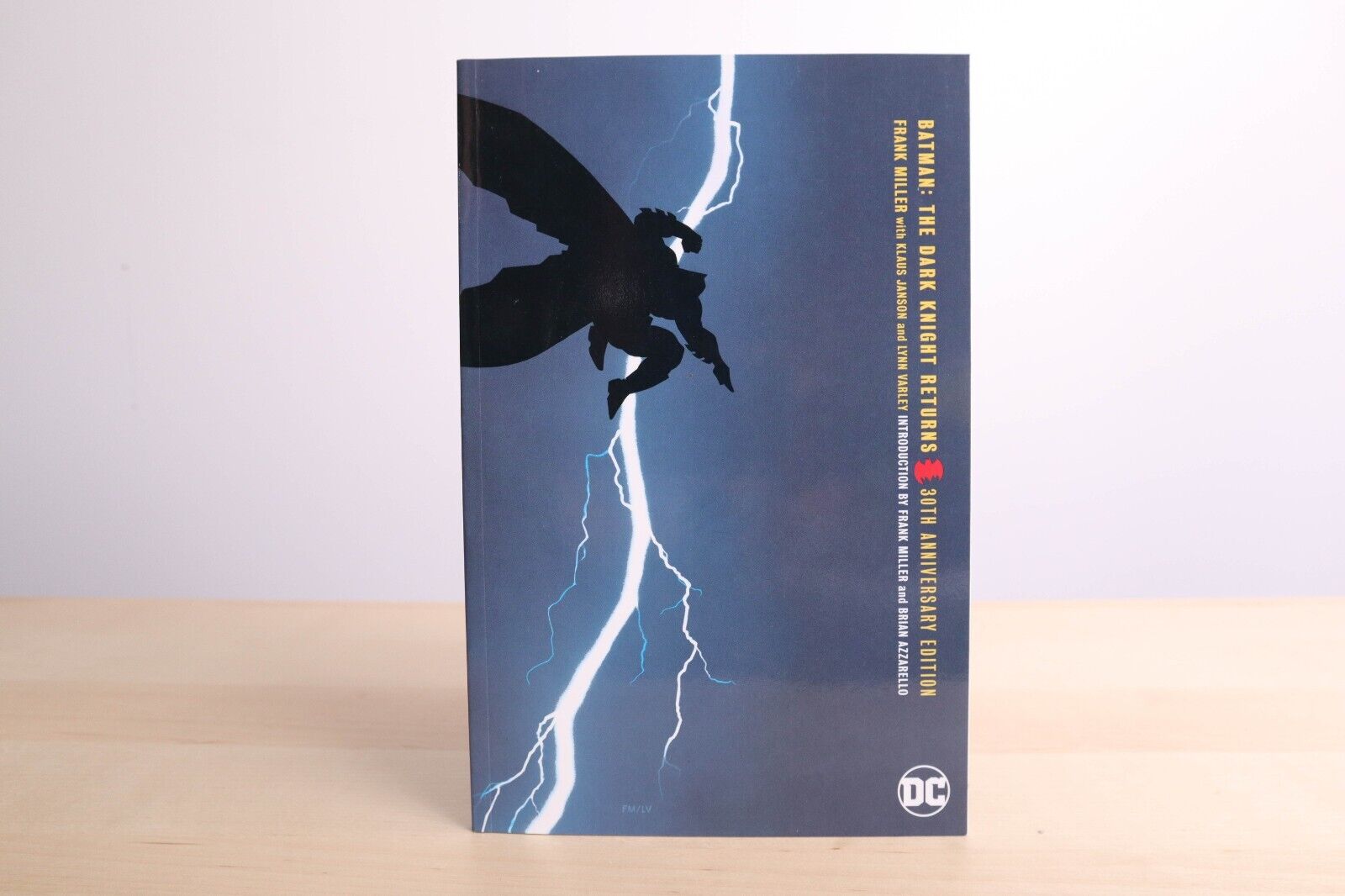 Batman The Dark Knight Returns 30th Anniversary Edition Soft Cover Frank Miller