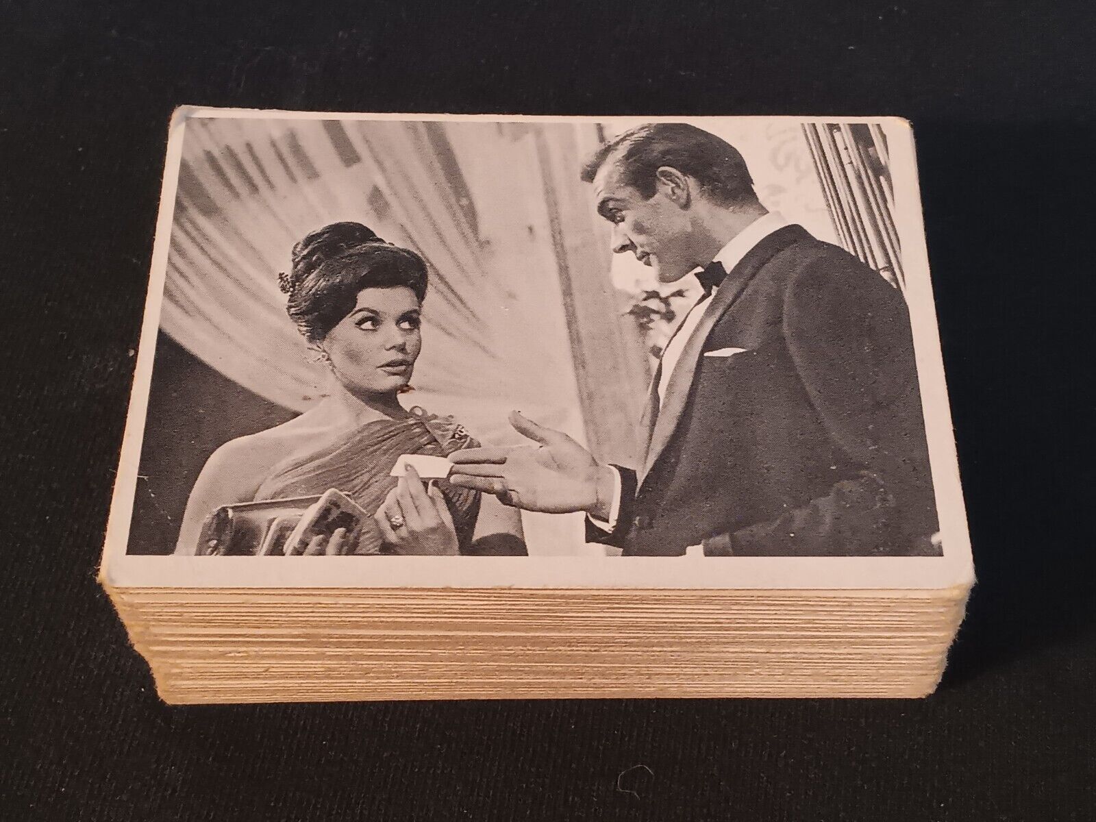 1965 PHILADELPHIA JAMES BOND PARTIAL SET 58 OF 66. MISSING 8 CARDS. VERY GOOD