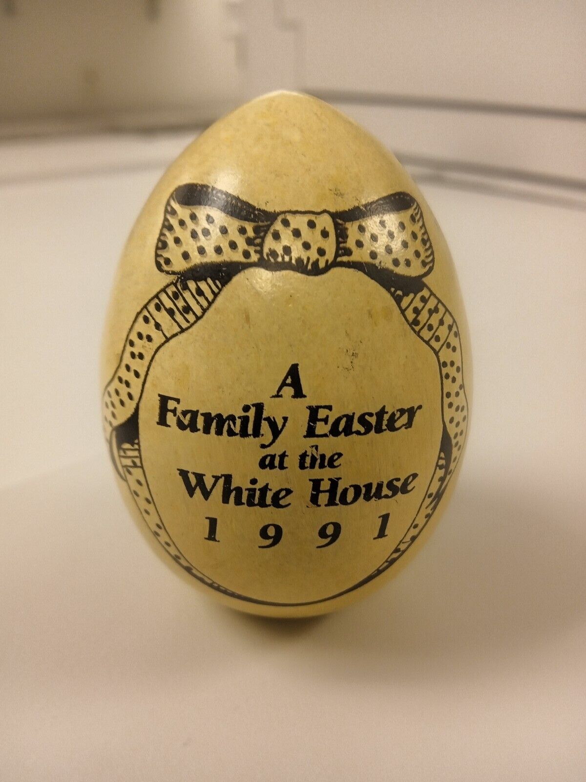 A Family Easter at The White House 1991 George & Barbara Bush Signed Egg