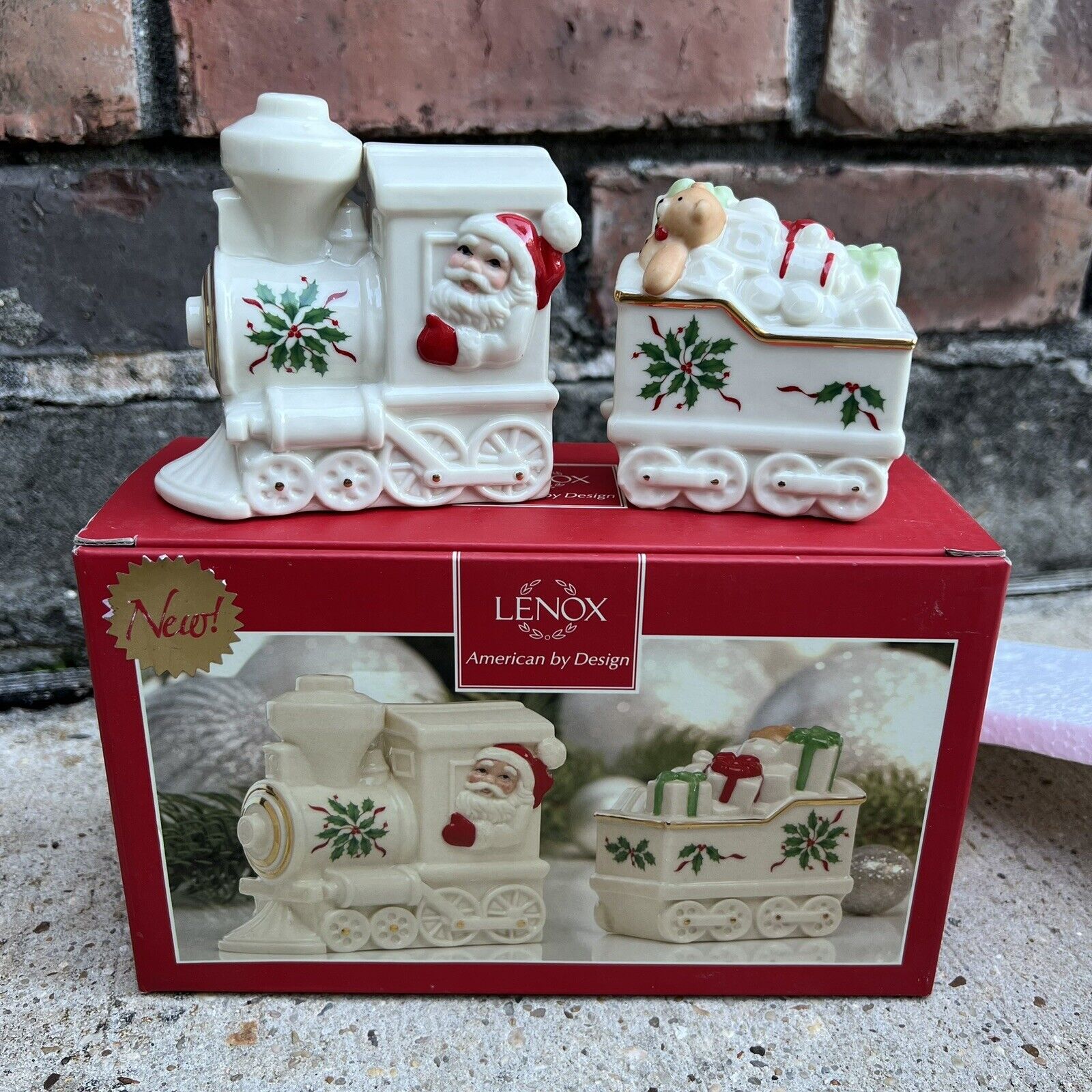 Lenox 853766 Holiday Santa and Train Salt and Pepper Shakers