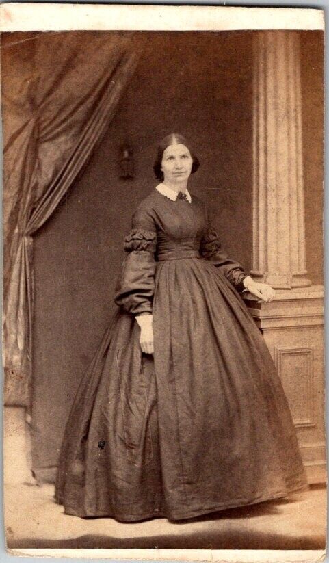 Lovely Woman, Long Dress, Civil War Era Fashion, 1862, CDV Photo #2349