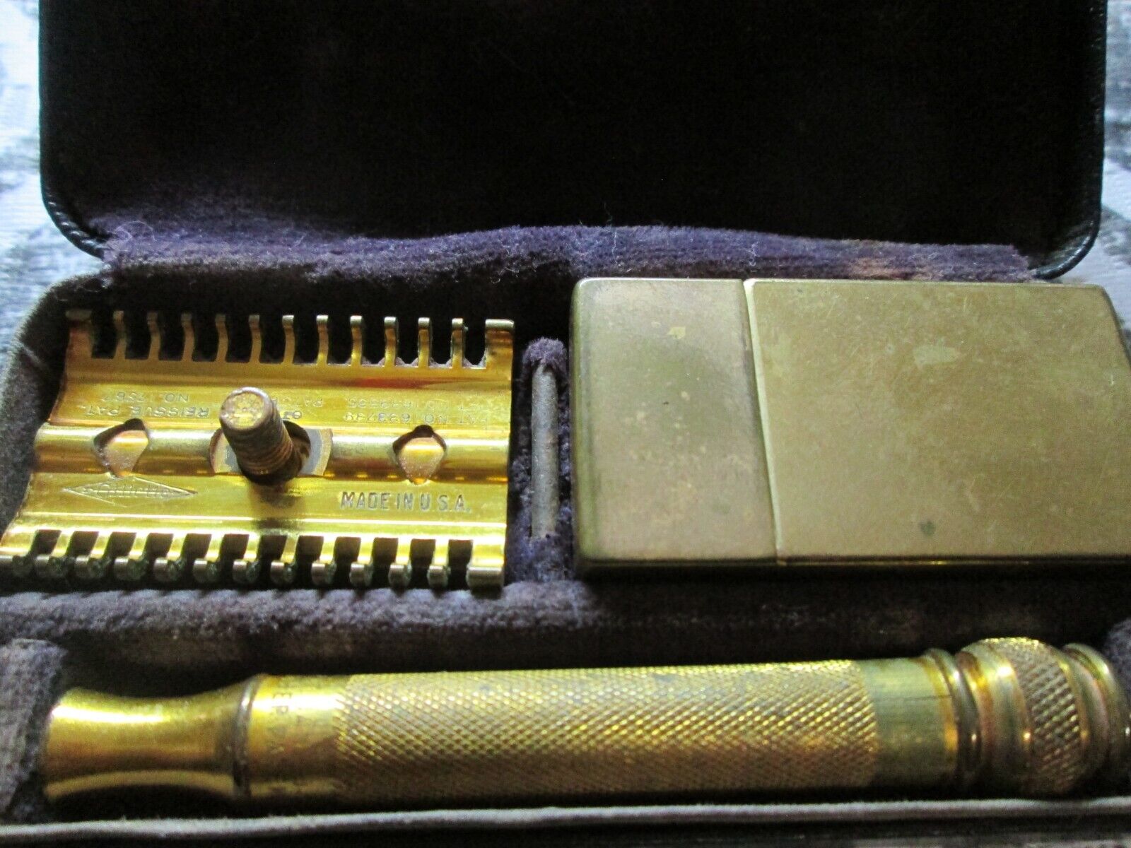 Vintage Gillette 1931-1935 Goodwill DE Safety Razor w/Ball End Gold Tone & Case