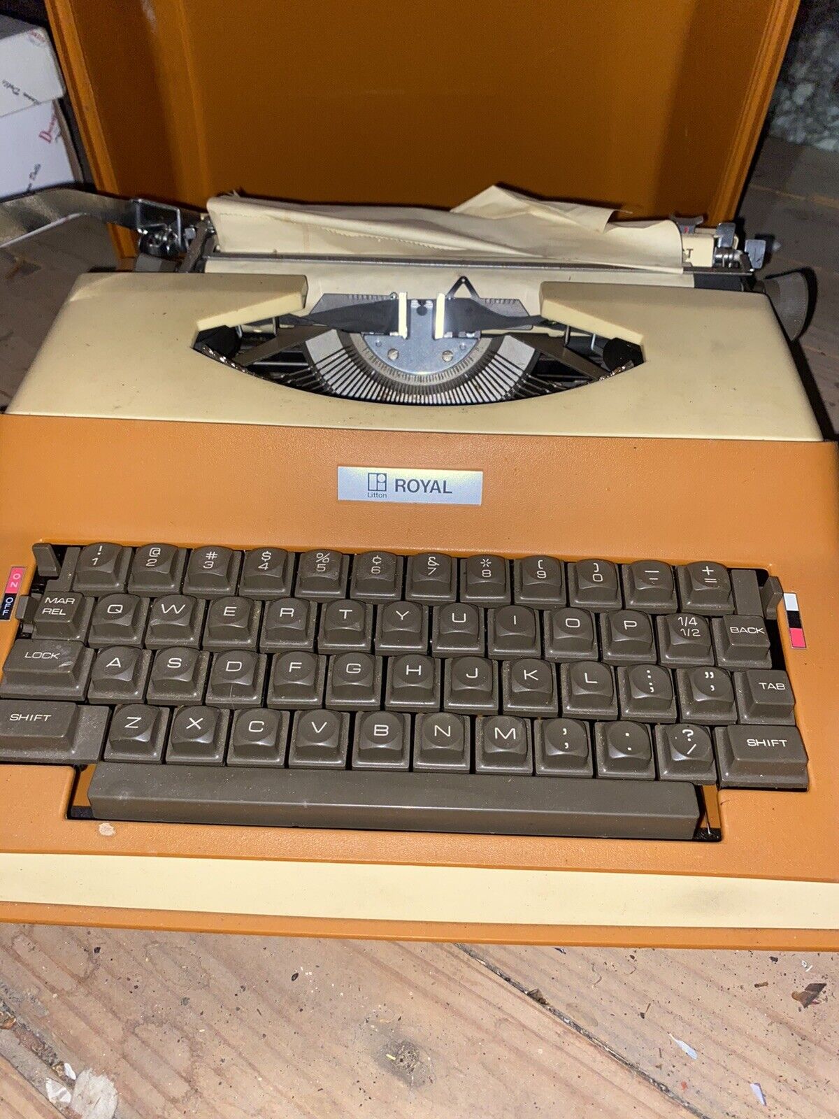  Vintage Litton Royal Apollo 10 GT MODEL SP8000 Electric Typewriter W/ Case 