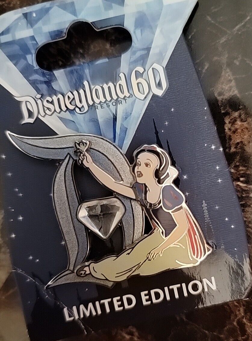 2015 Disney Parks Disneyland 60 Resort Limited edition D Snow White Pin New