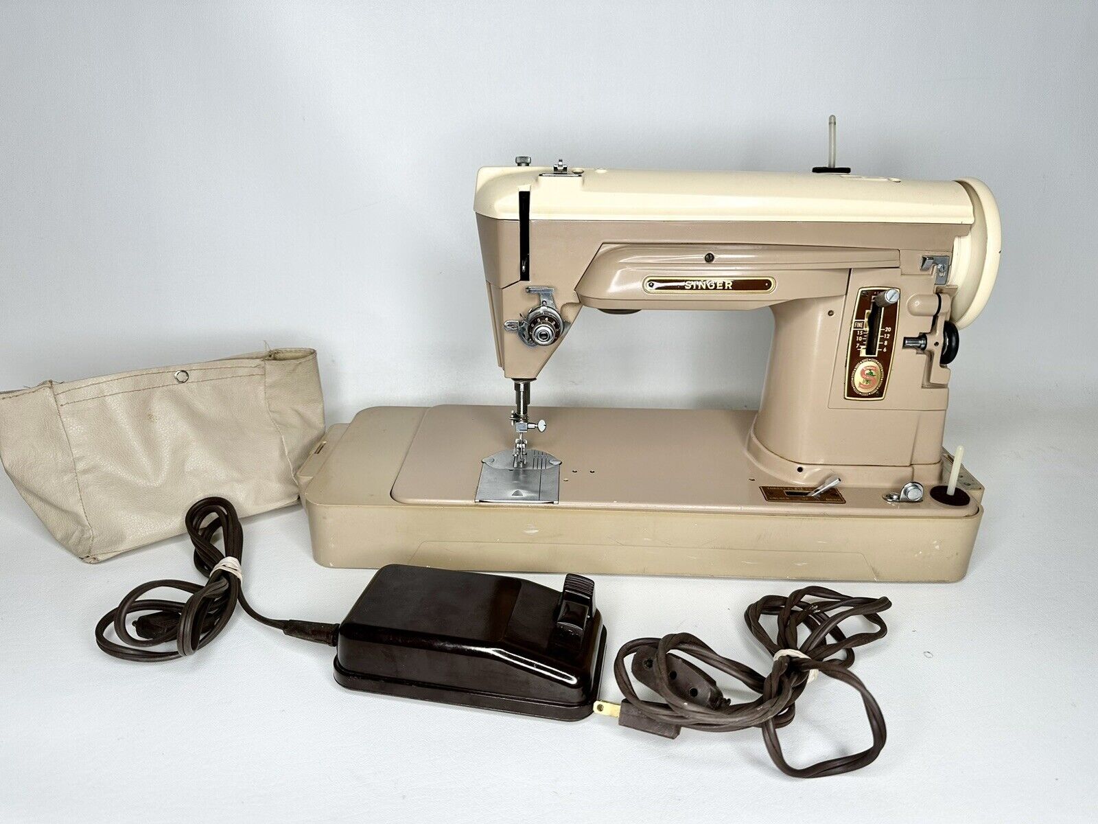 Vintage Singer 404A Sewing Machine w/Case