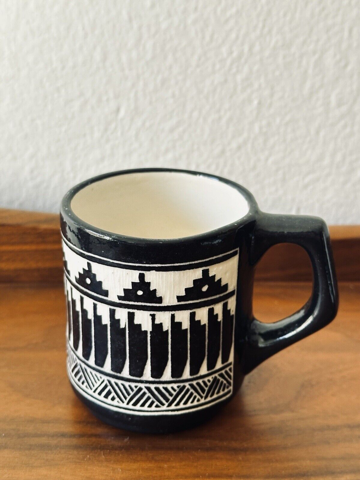 Vintage Native American Incised Art Pottery Mug Cup D. Huskon Navajo 407050 B&W