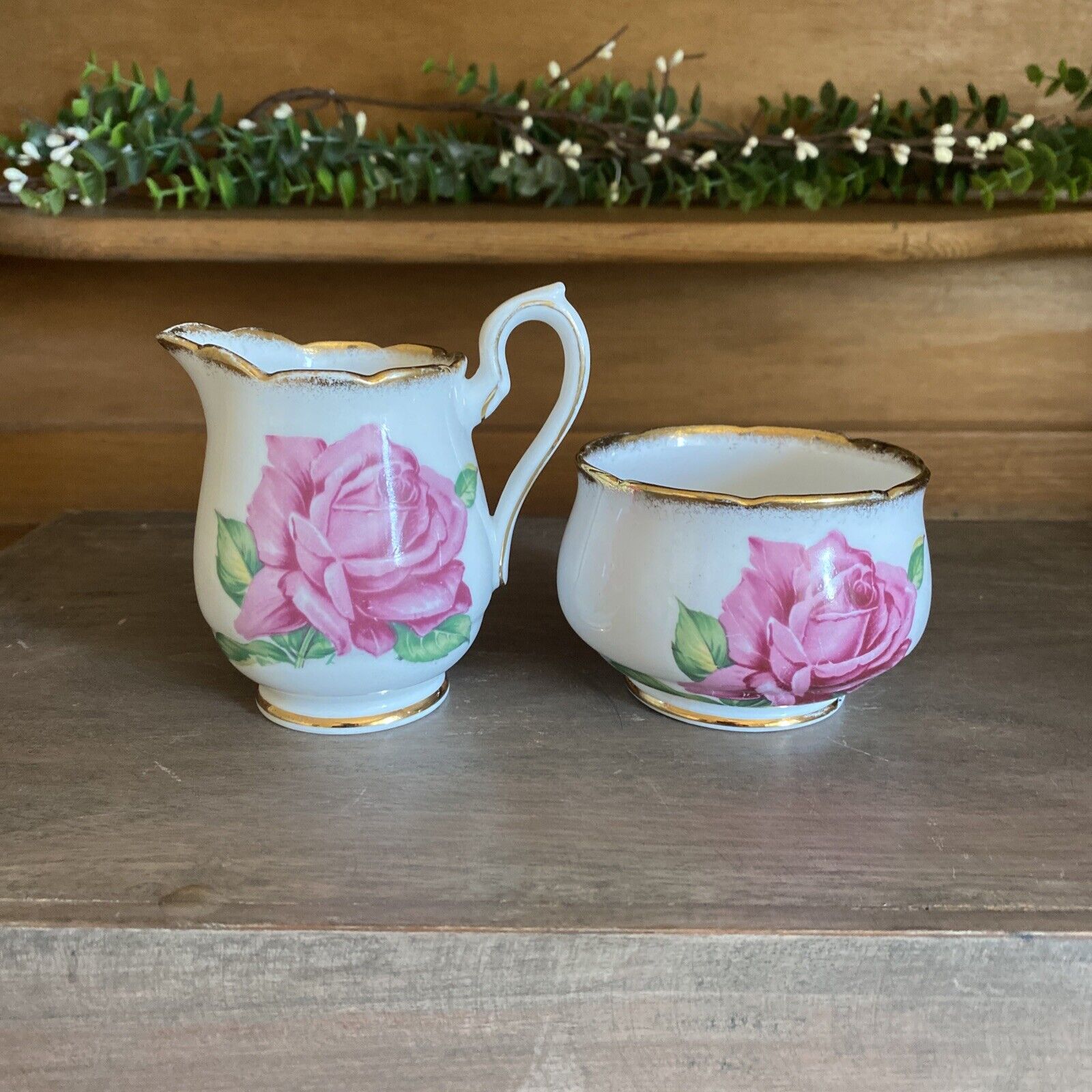 Vintage Collingwoods Tudor Rose Creamer & Sugar Bowl Set ~NICE~