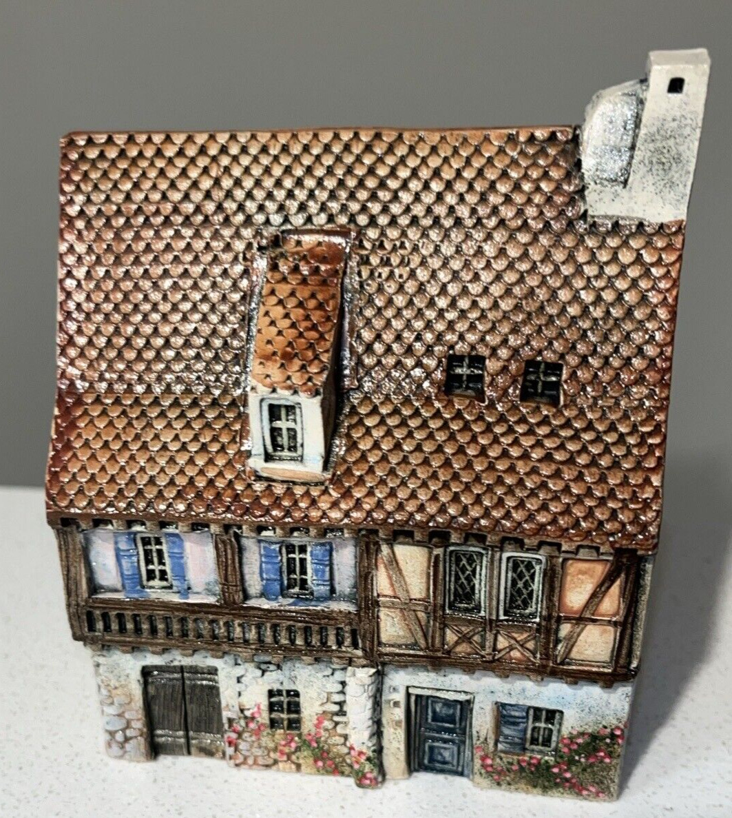 VTG Gault #731 Miniature 2 Story Slant Roof Garden House Hand Painted-France