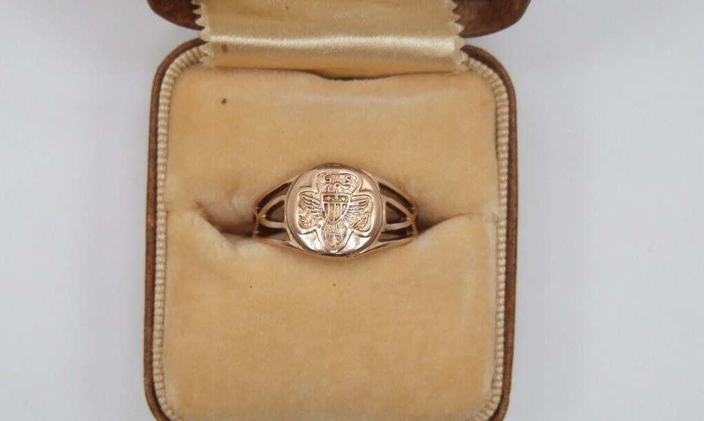 Circa 1930's 10K Yellow Gold Ostby Barton Girl Scout Trefoil Deco Signet Ring