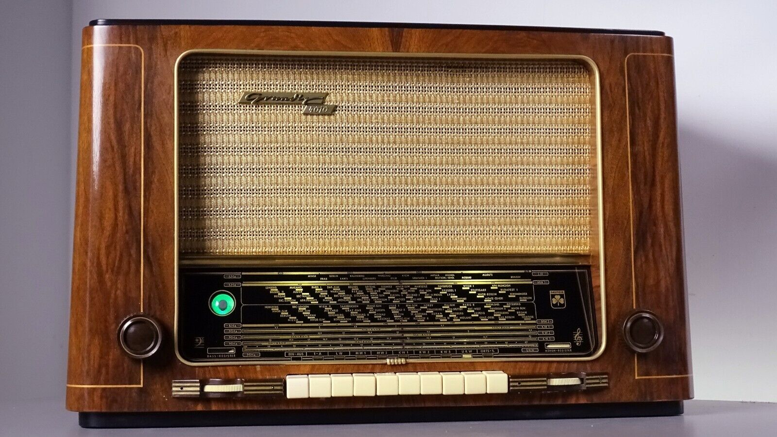 GRUNDIG TUBERADIO, 4010 MODEL. TOP CONDITION AND ONE YEAR WARRANTY (WATCH VIDEO)