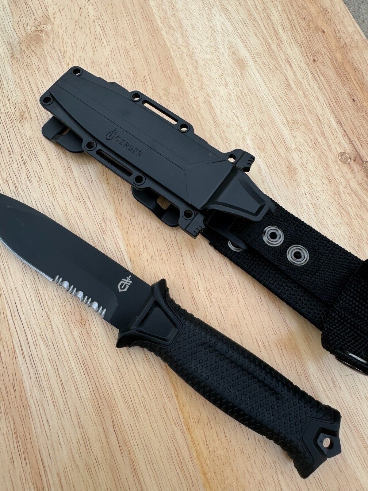 Gerber Gear - Fixed Blade Tactical Knife for Survival Gear  Black. Serrated Edge