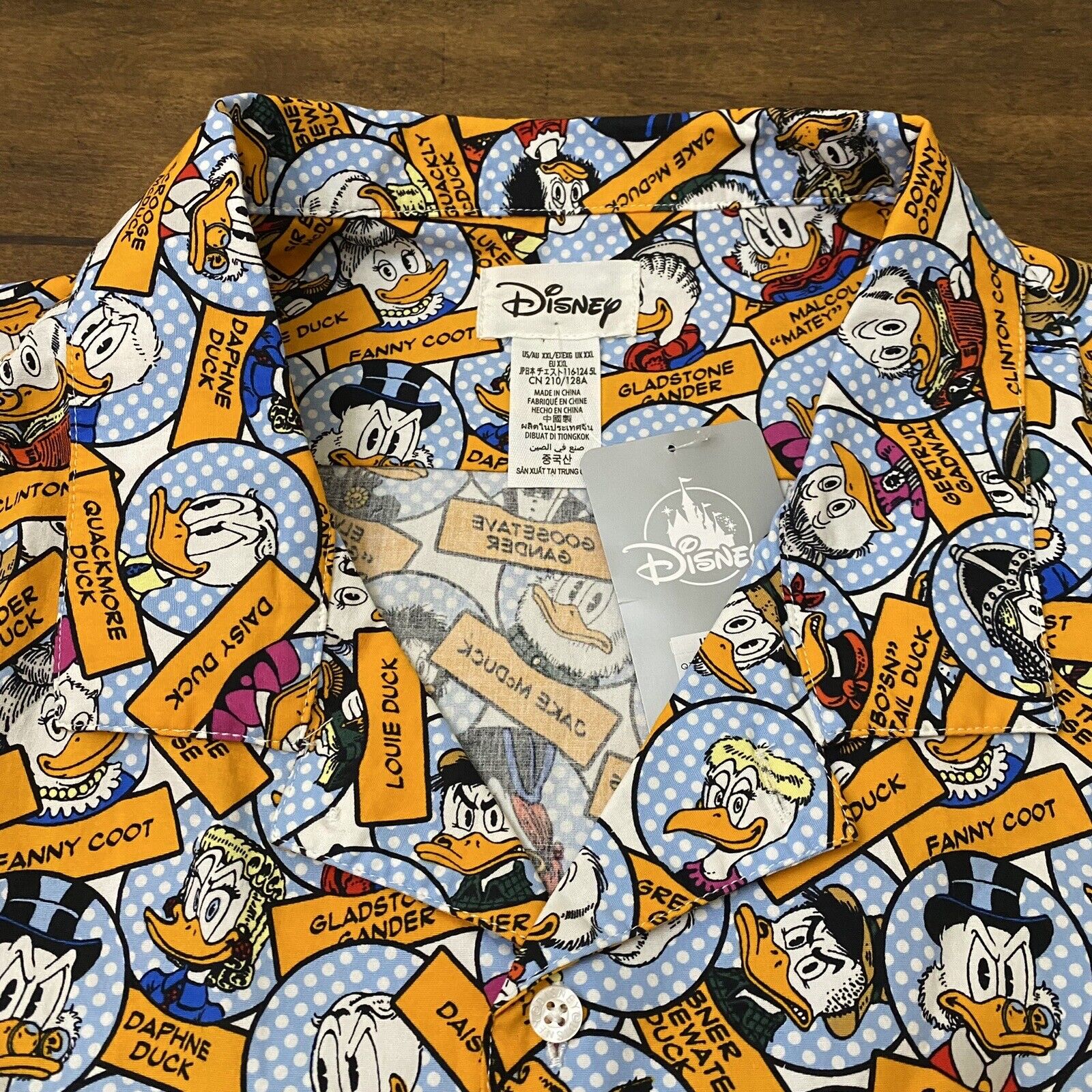 Disney Parks Donald Duck Family Button Up Camp Shirt Men\'s XXL NWT Yellow A37