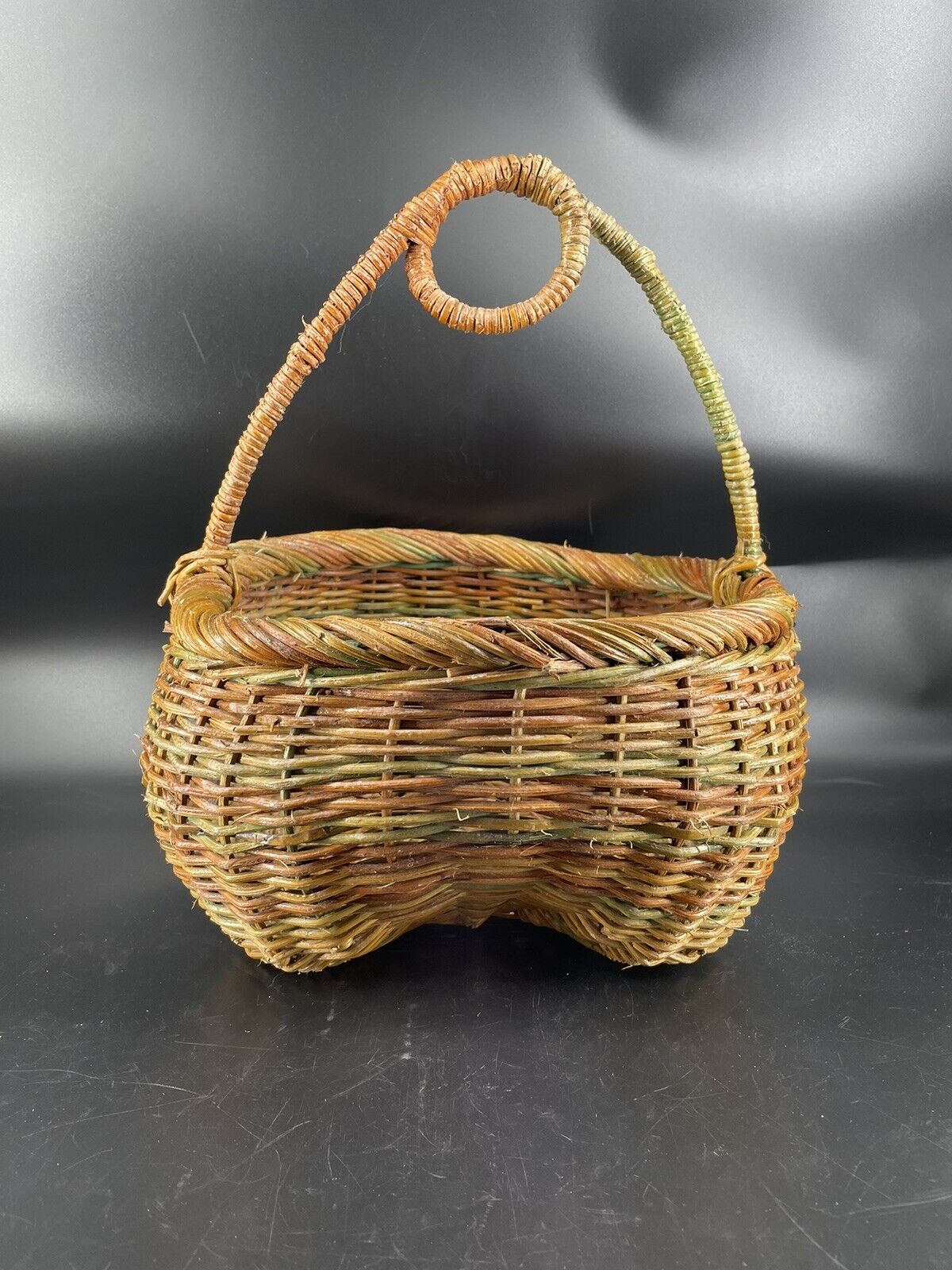 Vintage Primitive Woven Buttocks Egg Wicker Basket Circle Handle