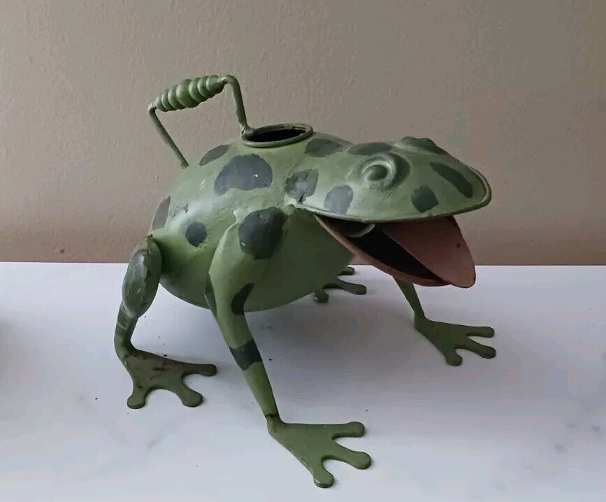 VINTAGE Antique IRON PAINTED LARGE LEOPARD FROG Figural Plant WATERING CAN Rare