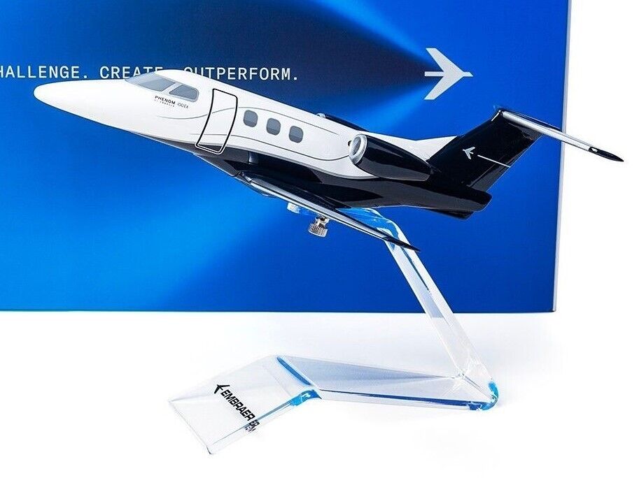 Lupa Embraer Phenom 100EX Private House Color  Desk Top Jet Model 1/50 Airplane