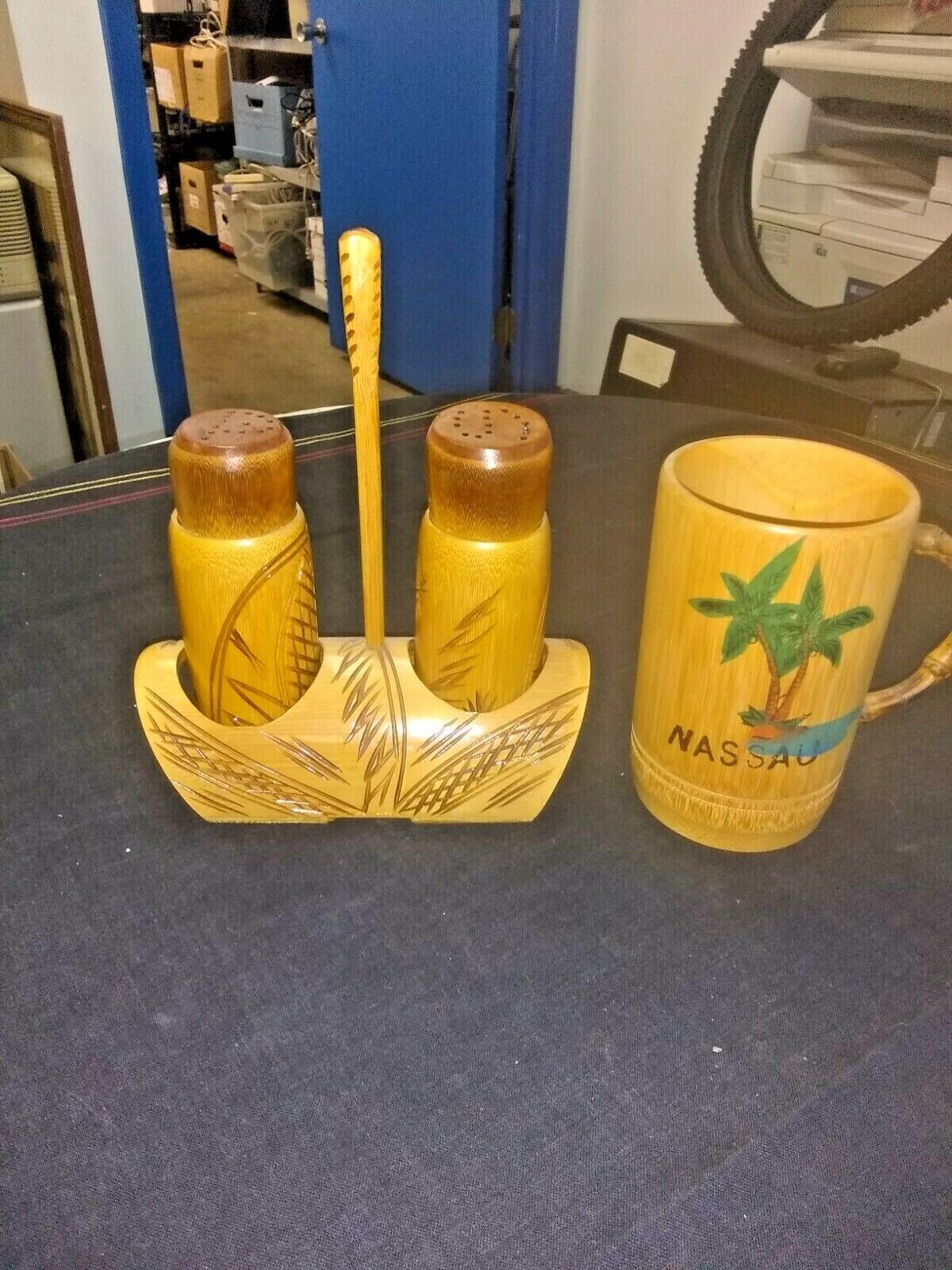 L👀K Natural Wooden Mug with Handle Nassau and Salt & Pepper Set in Rack