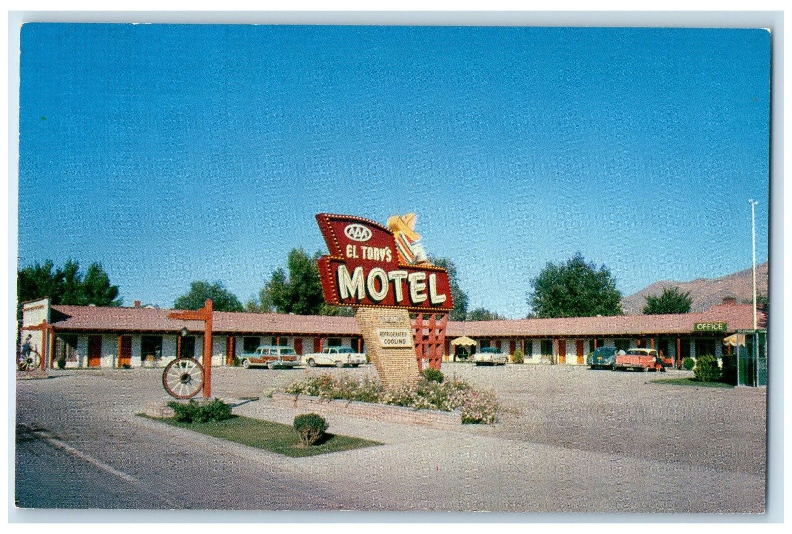 c1960's El Tony's Motel Exterior Roadside Winnemucca NV Unposted Cars Postcard