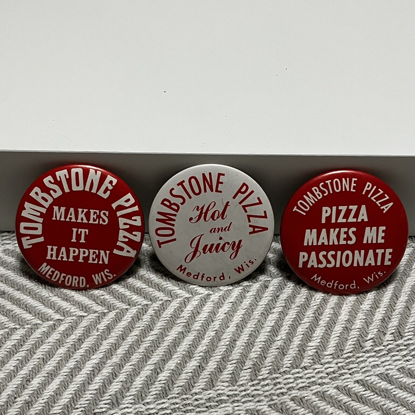 Tombstone Pizza Button Pin Trip Medford Wisconsin Red And White 