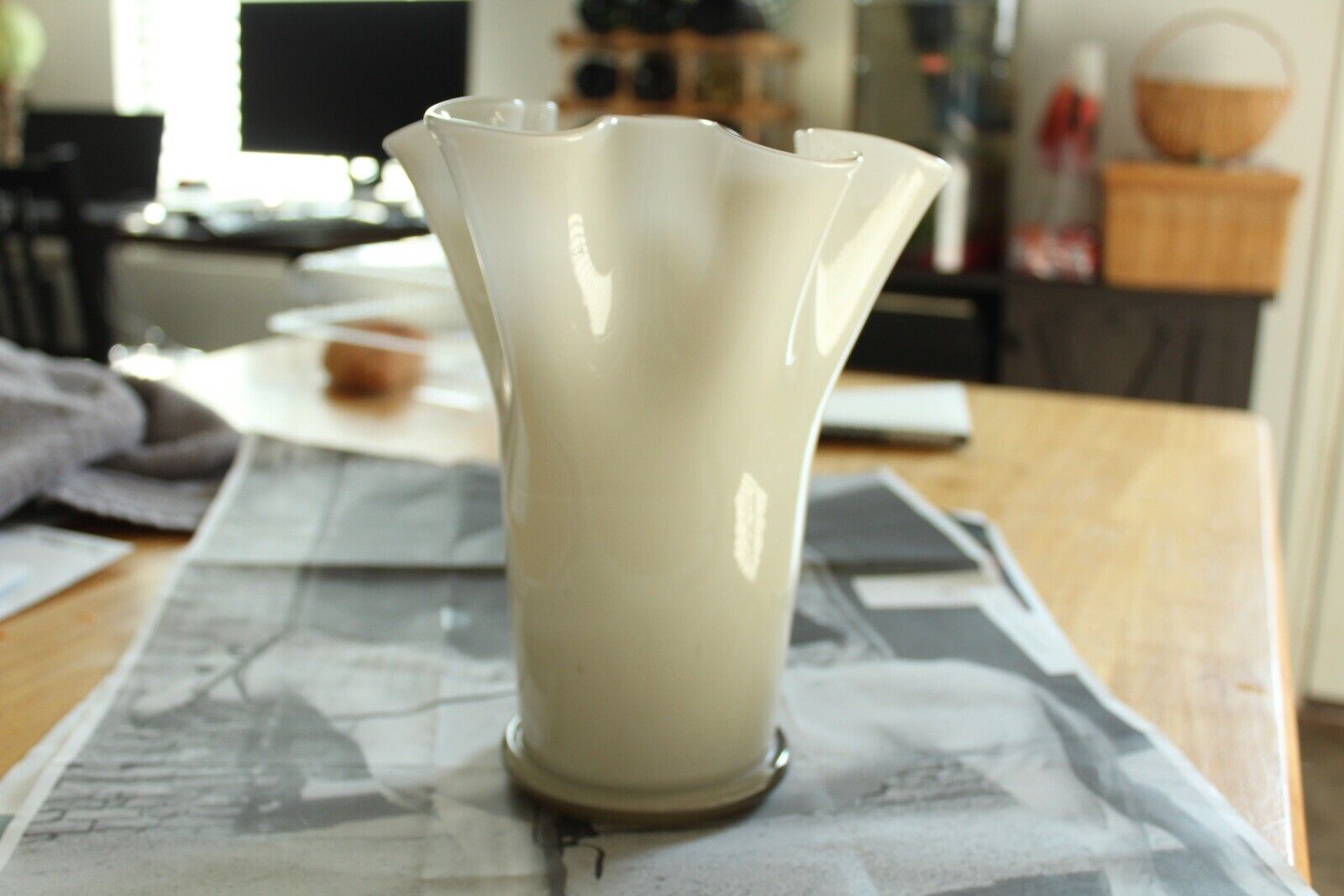 Vintage Murano Art Glass Handmade DecoPleated Ruffled, Undulated Glass Vase