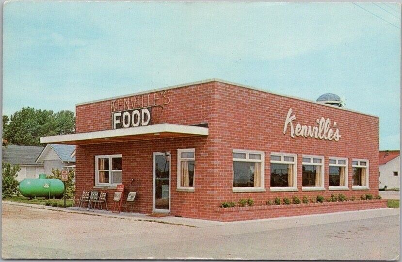 MACKINAW CITY, Michigan Postcard KENVILLE'S RESTAURANT Route 23 Roadside / 1967