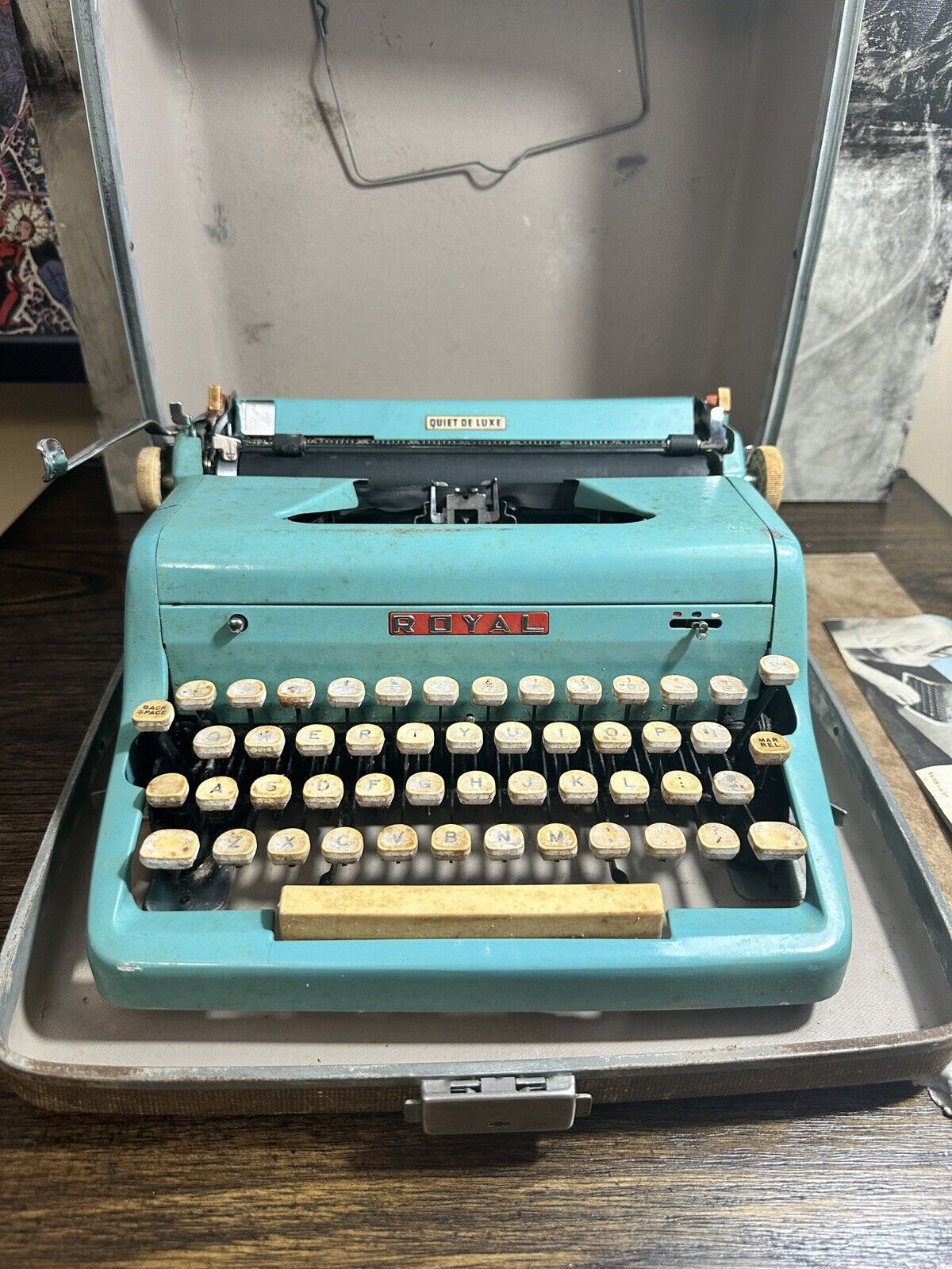 Vintage 1950’s Royal Quiet De Luxe Deluxe Typewriter Teal W/Case VTG 50’s