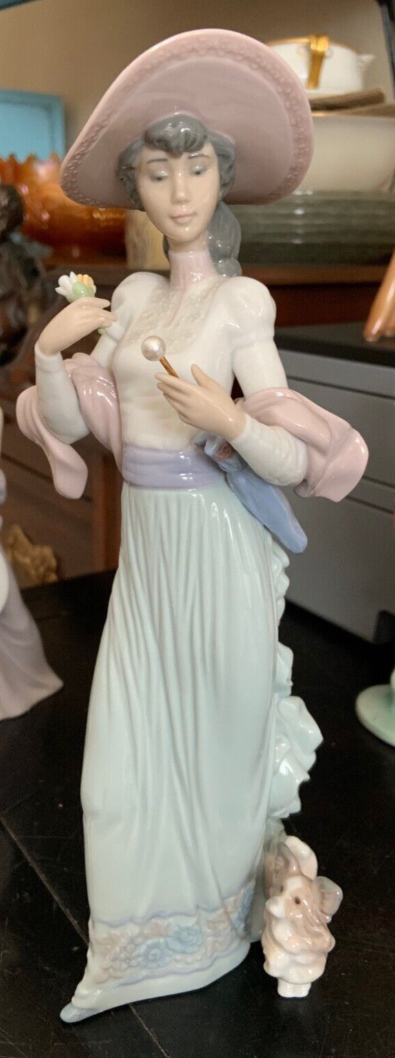 Lladro 6246 Sunday\'s Best Lady & Puppy MINT Secondary Price: $470 Retired