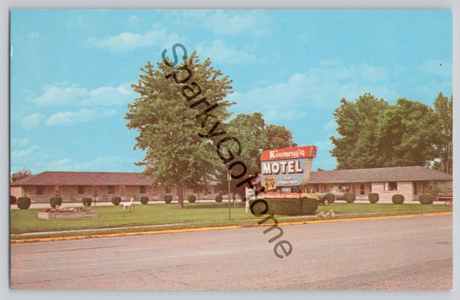 Kinney\'s Motel West Dublin Indiana Wall-to-wall Playground Deer Statues Free TV