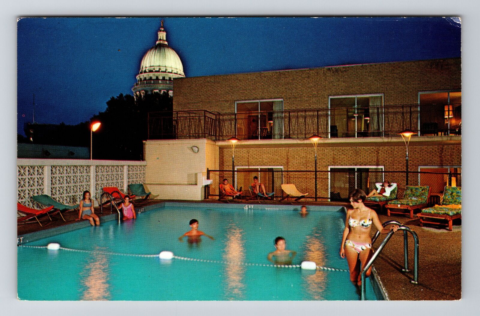 Madison WI-Wisconsin, Park Motor Inn, Pool View, Vintage Postcard