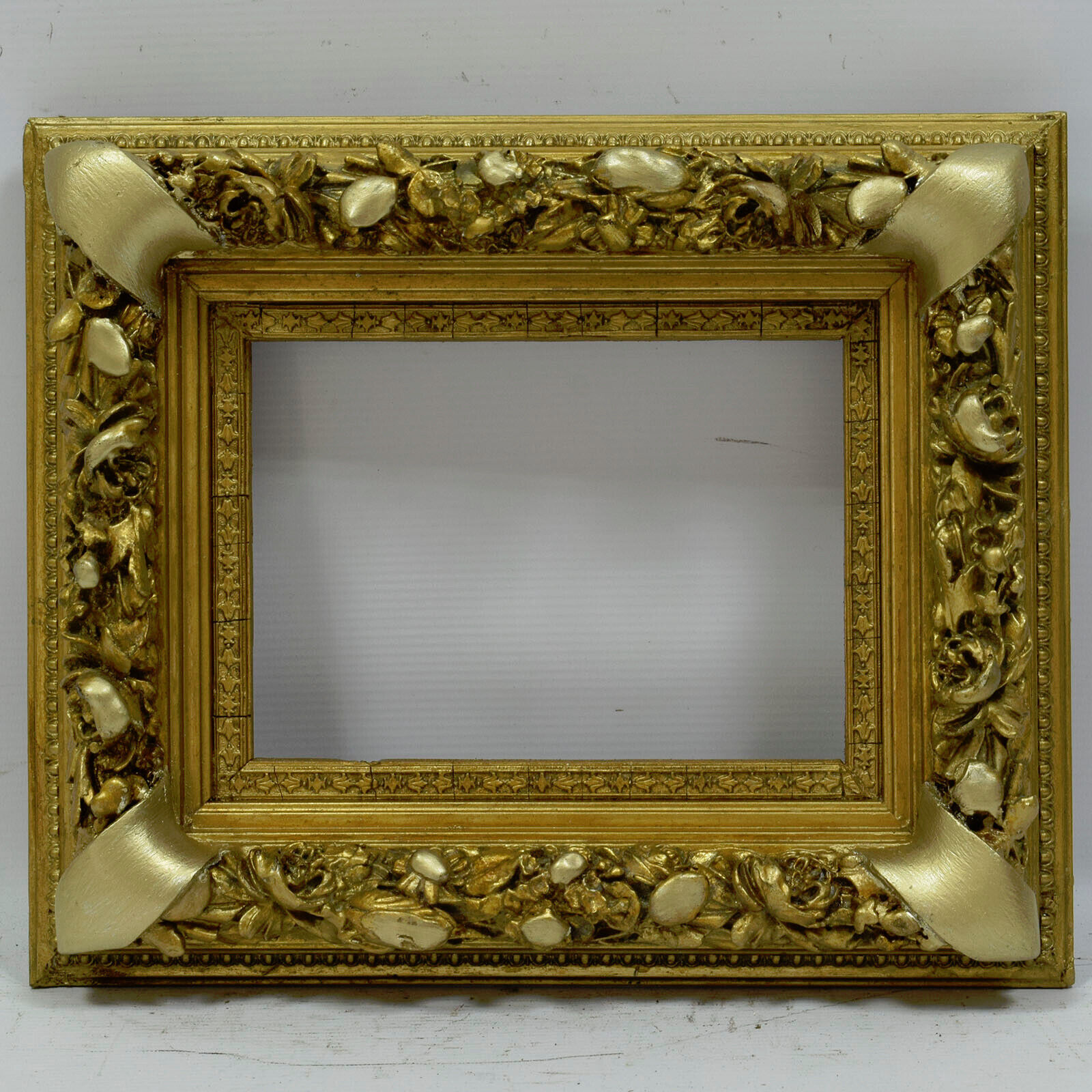 Ca. 1900 Old wooden frame in original condition Internal: 8.3x5.9 in