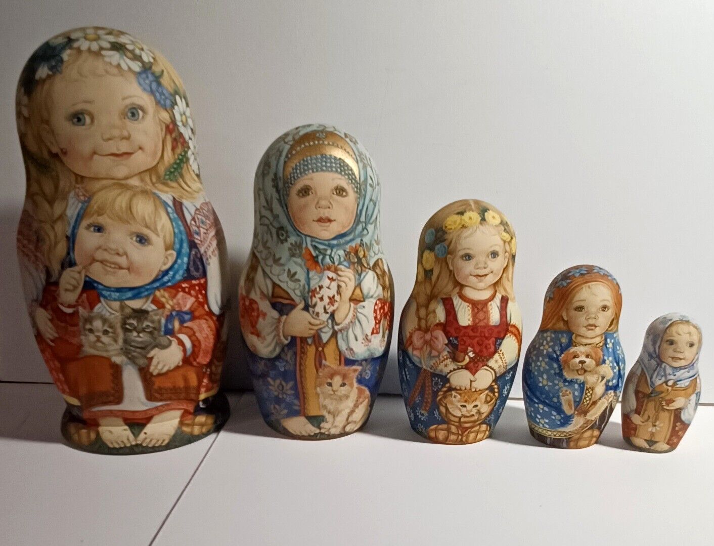 Rare 5pc Russian Matryoshka Nesting Doll Signed By Artist E.Sachuk Year 2002