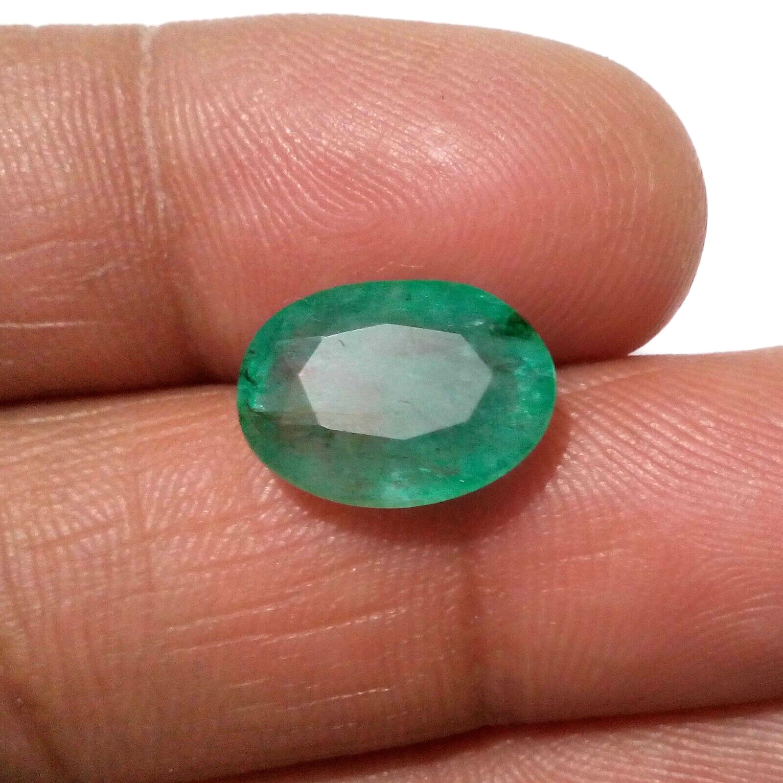 Attractive Zambian Green Emerald Oval Shape 5.10 Crt Faceted Loose Gemstone