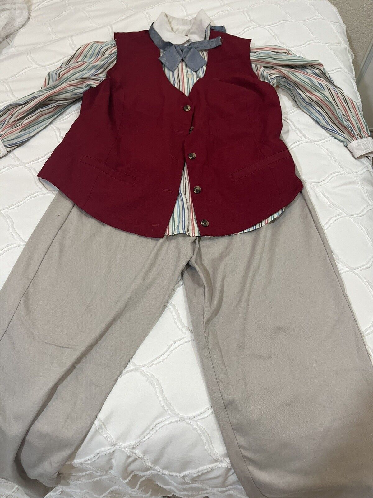 disney cast member uniform Pants, Blouse, Vest And Neck Bow/neck Tie