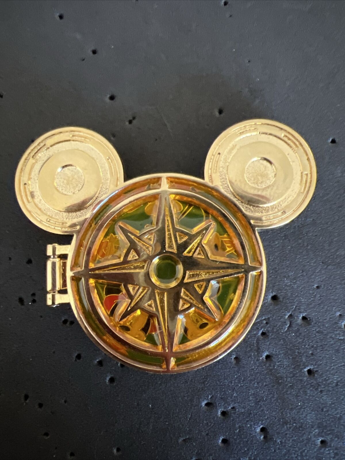Hong Kong HKDL Disney Mickey Minnie Donald Goofy Pluto Pin