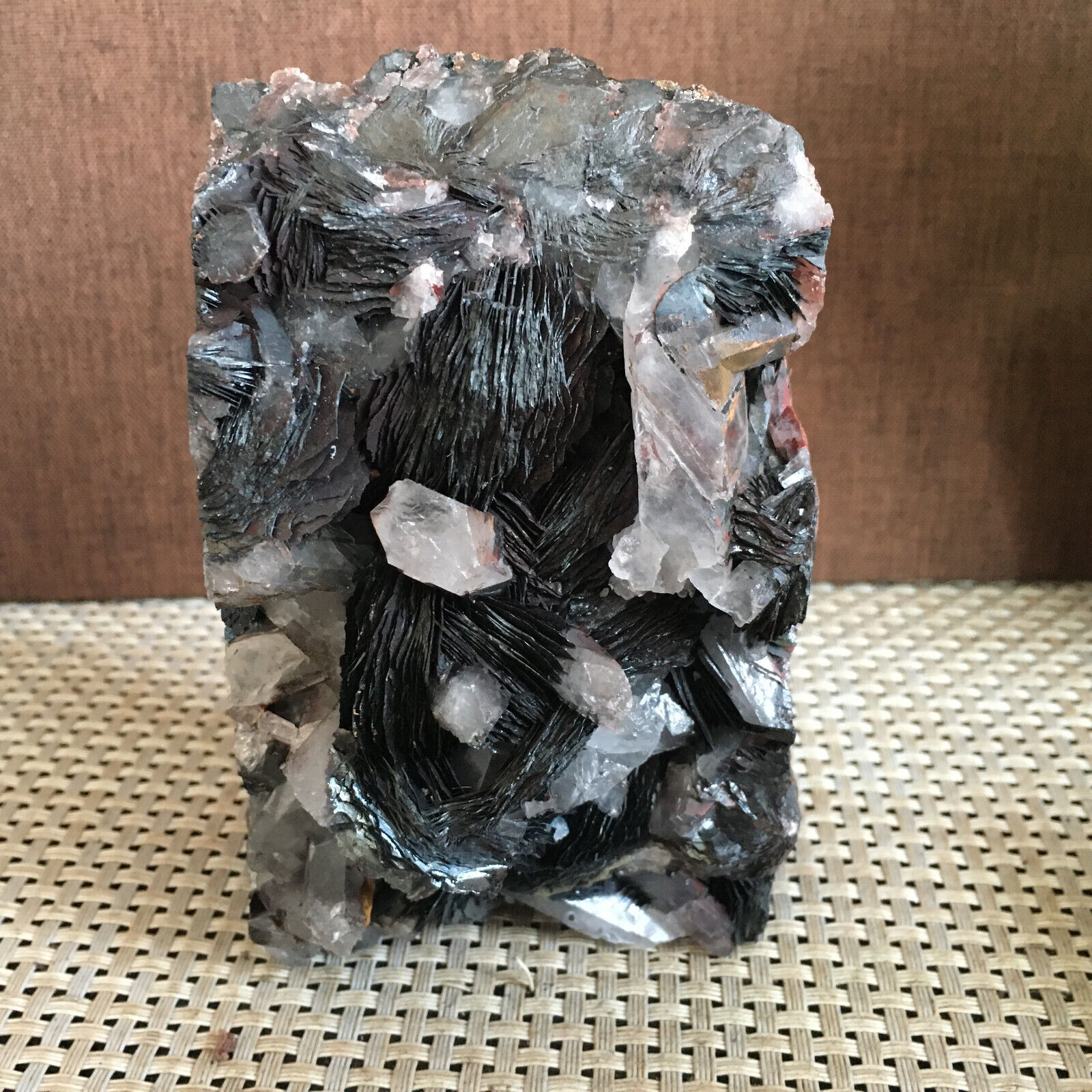 800g Natural   crystal cluster symbiosis mineral sample Mt2505