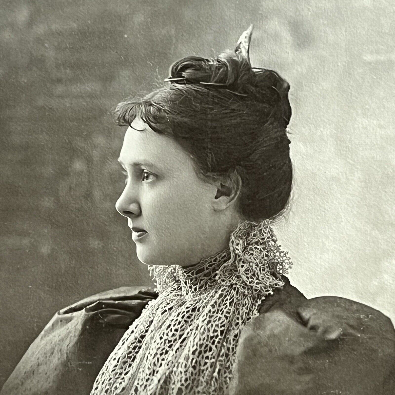 Antique Cabinet Card Photograph Beautiful Fashionable Woman Boston MA ID Gray
